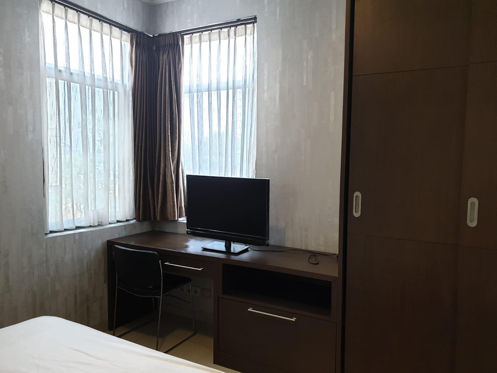 DiSewakan Apartemen Fully Furnished Crown Court Lippo Cikarang